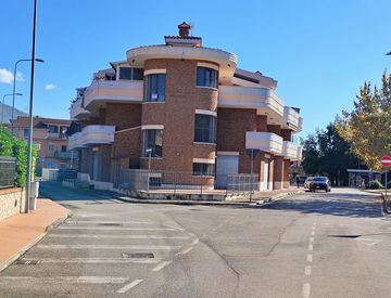 Vista - Quadrilocale in Vendita in Via dell'Irto 12 a Sermoneta