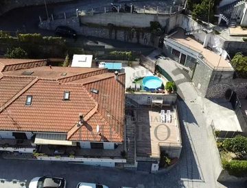 Foto 1 di 40 - Casa bifamiliare, trifamiliare in Vendita in Via Piave a Camporosso