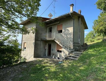 Foto 1 di 21 - Casa indipendente in Vendita a Serramazzoni
