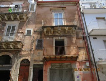 Foto 1 di 37 - Rustico, casale in Vendita in Via Sant'Anna a Ragusa