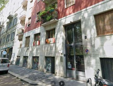 Vista - Locale commerciale in Vendita in Viale Gabriele D'Annunzio a Milano