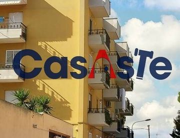 Foto 1 di 30 - Quadrilocale in Vendita in Viale Iº Maggio 53 a Canosa di Puglia