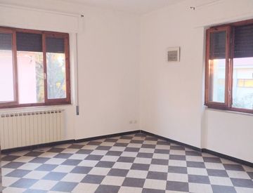 Stanza - Appartamento in Vendita in Via Falcinello 34 a Sarzana