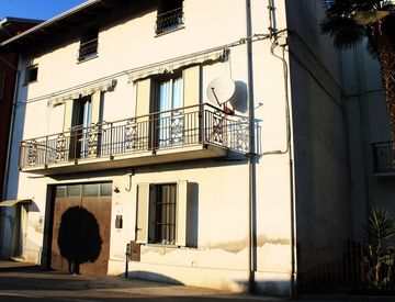 Foto 1 di 17 - Casa bifamiliare, trifamiliare in Vendita in Via Montenero 14 a Trino