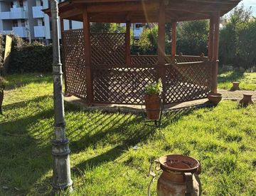 Giardino - Trilocale in Vendita in Via Roberto Lepetit 66 a Roma
