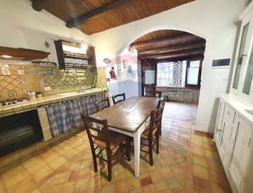 Soggiorno - Casa indipendente in Vendita in Via Bianca 2 -20 a Chiaramonte Gulfi