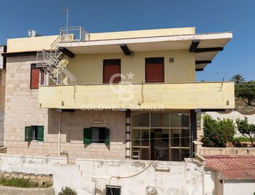 Foto 1 di 56 - Casa indipendente in Vendita in Via Gorghi 19 a Scicli