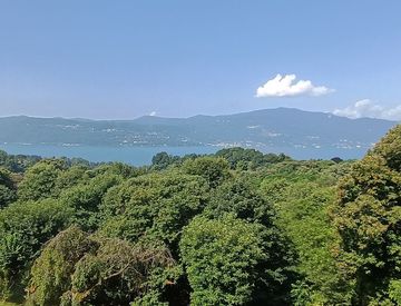 Vista - Villetta a schiera in Vendita in Via Michelini a Laveno-Mombello