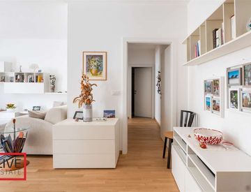 Soggiorno - Bilocale in Vendita in Via Leopardi a Merano