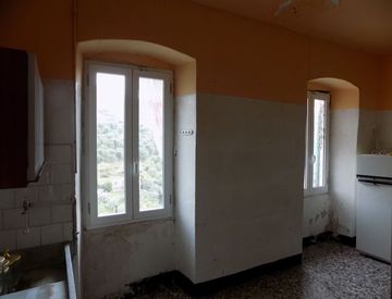 Foto 1 di 9 - Casa indipendente in Vendita in Via Carmine 13 a Imperia