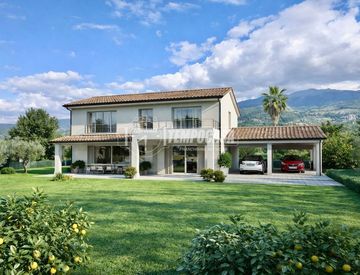 Foto 1 di 22 - Terreno edificabile in Vendita in Via della Traversa 30 a Montignoso