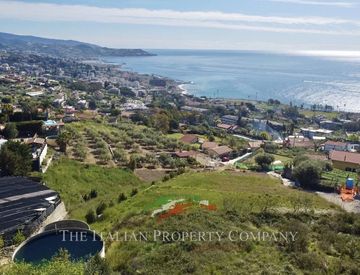 Foto 1 di 5 - Terreno edificabile in Vendita in zona Foce-Semeria, Solaro a Sanremo