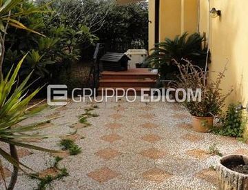 Facciata - Villa in Vendita in Via Dedalo a Palermo
