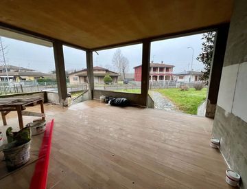 Foto 1 di 15 - Villa in Vendita in Via G. Marconi a Villanterio