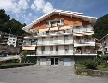 Foto 1 di 12 - Trilocale in Vendita in Via Nazario Sauro a Varallo