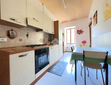Cucina - Bilocale in Vendita in Via Giuseppe Garibaldi 5 a Apricale
