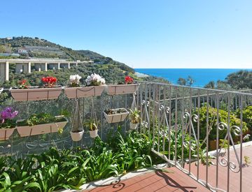 Terrazza - Quadrilocale in Vendita a San Lorenzo al Mare