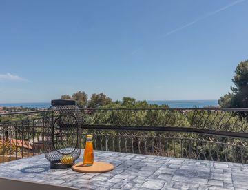 Terrazza - Bilocale in Vendita in zona Centro a Vallecrosia