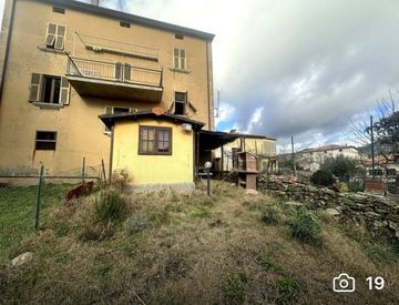 Facciata - Trilocale in Vendita in Via della Repubblica 48 a Roccastrada