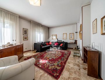Soggiorno - Appartamento in Vendita in Via Arturo Toscanini 1 a Reggio Emilia