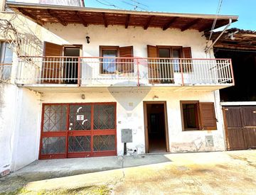 Foto 1 di 38 - Villetta a schiera in Vendita in Via San Nicola 19 a Carisio