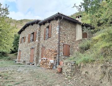 Foto 1 di 18 - Casa indipendente in Vendita in Vicolo XX Settembre a Bajardo