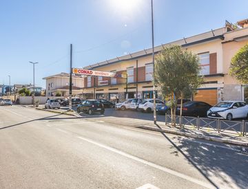 Locale Commerciale In Affitto In Zona Lunghezza, Castelverde A Roma ...