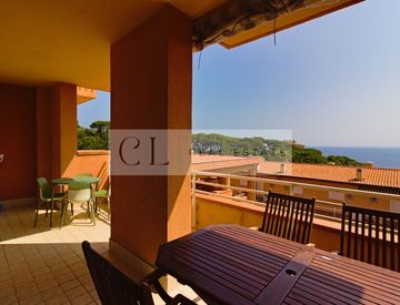 Terrazza - Quadrilocale in Vendita in Via Capo D'Arco a Rio