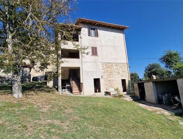 Foto 1 di 46 - Casa indipendente in Vendita in Frazione Pian San Martino a Todi