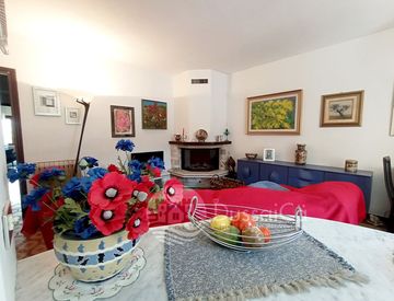 Soggiorno - Quadrilocale in Vendita in Strada Provinciale 64 105 -91 a Isolabona