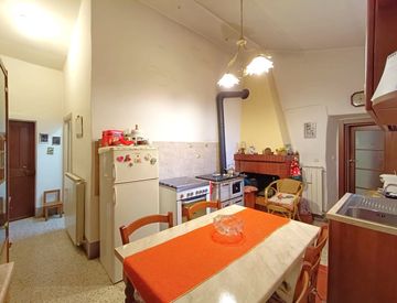 Cucina - Trilocale in Vendita in zona Celle sul Rigo a San Casciano dei Bagni