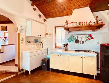 Cucina - Casa indipendente in Vendita in Via San Antonio 12 a Pieve di Teco