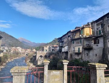 Foto 1 di 7 - Bilocale in Vendita in Via Gioberti a Isolabona