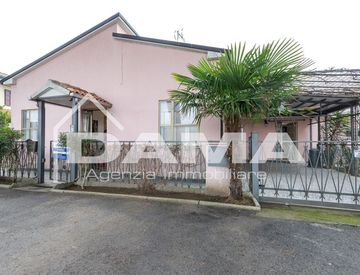 Facciata - Casa indipendente in Vendita in Via Malva Nord 59 a Cervia