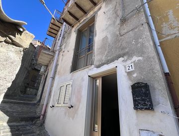 Vista - Casa indipendente in Vendita in Via Lanzalago 21 a Mussomeli