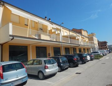 Foto 1 di 16 - Ufficio in Vendita in Via Martiri di Cefalonia a Porto San Giorgio