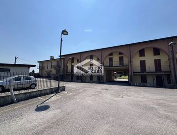 Facciata - Villetta a schiera in Vendita in Via Roma a Izano