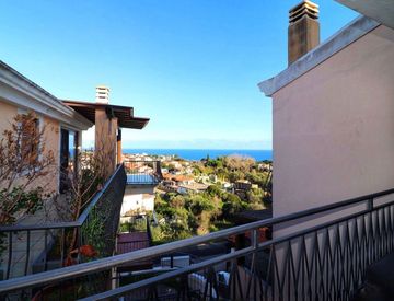 Terrazza - Appartamento in Vendita in Via Foddeddu a Baunei