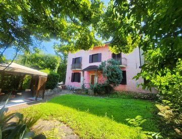 Facciata - Casa indipendente in Vendita in Via Antonio Cifaldi a Benevento