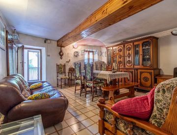Soggiorno - Casa indipendente in Vendita in Frazione Giunchio a Ailoche