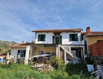Foto 1 di 57 - Villa in Vendita in Via Santa Lucia a Imperia