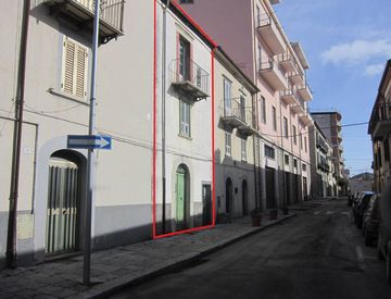 Facciata - Casa indipendente in Vendita in Via Gualterio 19 a Agnone