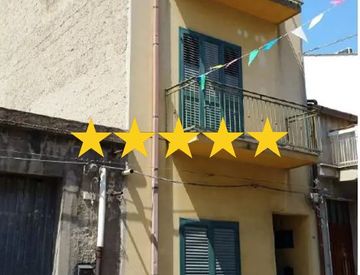 Foto 1 di 39 - Quadrilocale in Vendita in Via Como a Vittoria