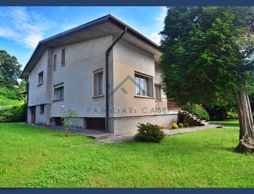 Facciata - Villa in Vendita in Via Molinello a Solbiate Arno