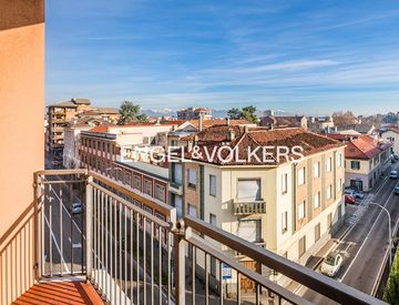 Terrazza - Quadrilocale in Vendita in Corso Giacomo Matteotti 43 a Seregno