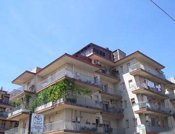 Foto 1 di 28 - Attico, mansarda in Vendita in Via Luigi Galvani 7 a Ragusa