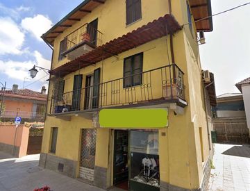 Foto 1 di 25 - Trilocale in Vendita in Via Roma 14 a Saluggia