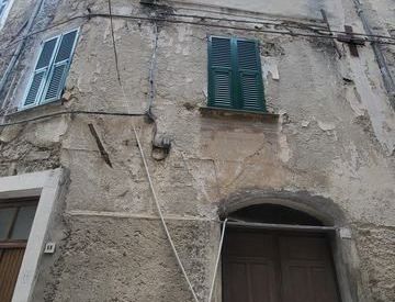 Foto 1 di 12 - Casa bifamiliare, trifamiliare in Vendita in Via Roma a Castel Vittorio