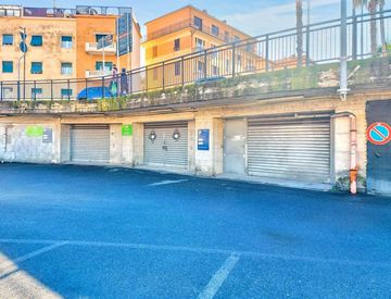 Piscina - Terreno agricolo in Vendita in Via Nizza a Imperia