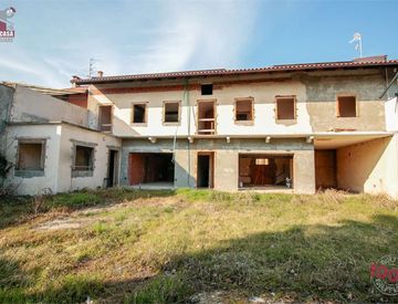 Foto 1 di 46 - Villa in Vendita in Via G. B. Demaria 53 a Saluggia